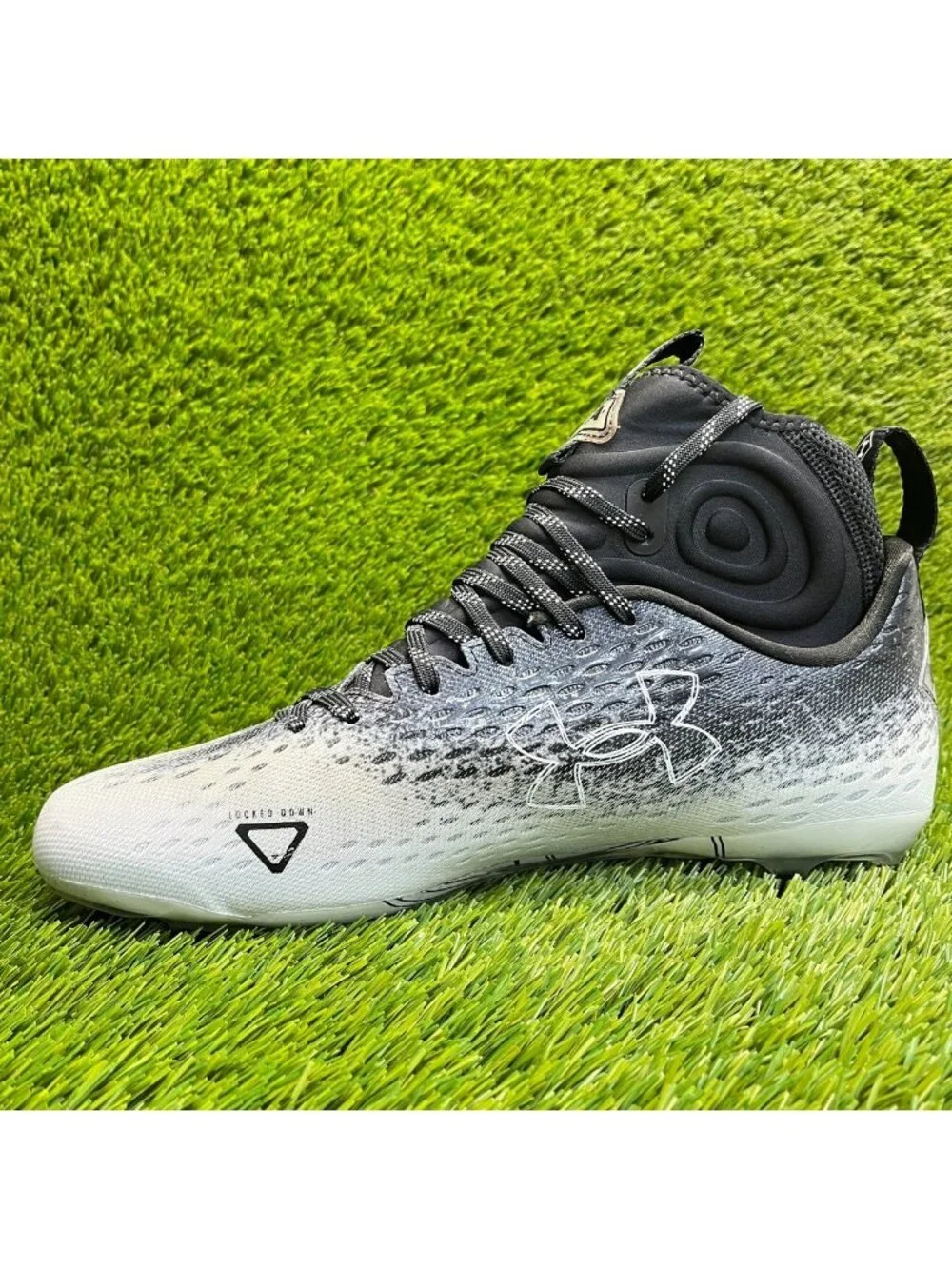 Under Armour Spotlight Lux MC 2.0 Mens Size 10.5 Black White Football Cleats